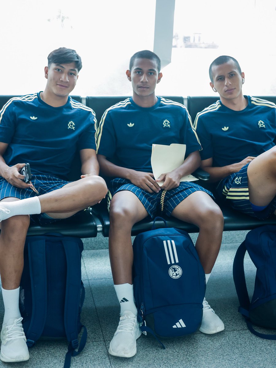 ClubAmerica's tweet photo. ¡Los Ángeles, allá vamos! 🛫🦅⚽️ https://t.co/EqV0fAnQLs