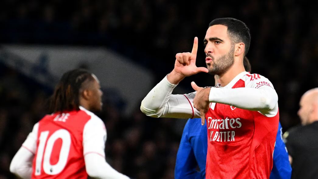 AFC4our's tweet photo. @_SamCfc @Culturecams He would start over any midfielder, other than Caicedo, you have. Lowe it man. Btw he scored against your shit club don’t forget 🫣 have a goodnight. https://t.co/2ket2F1xBD