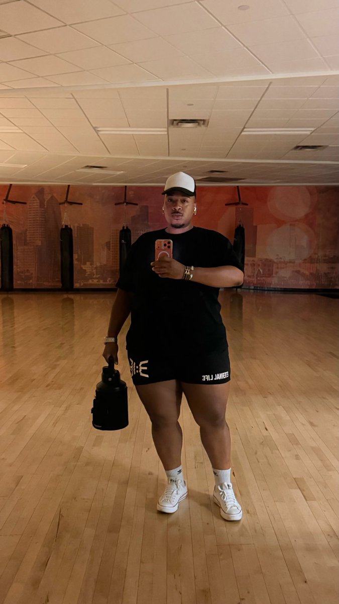 mrcavanaughh's tweet photo. Need a gym partner in dallas 🏋🏾‍♂️💪🏾 https://t.co/1GsNpFhIgX