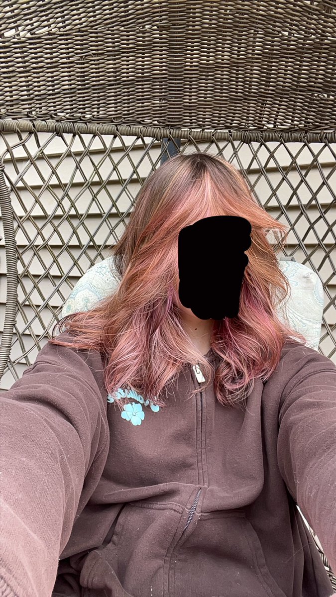 IslaOnWeed's tweet photo. got my drivers license renewed but I stood too close to the camera and it looked awful but my hair looked amazing so im sharing https://t.co/KUBjdpjZBP