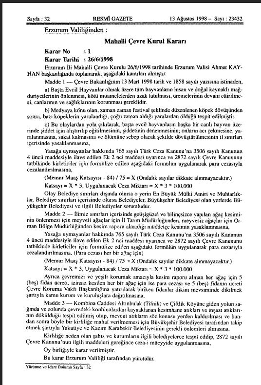 ermanpacali's tweet photo. Evcil ve Tüm Hayvanların Kötü Muamelelerden Korunmasına Dair Erzurum Valiliğinin 26/06/1998 tarihli ve 1 nolu kararı!

Ortada o yıllarda henüz daha bir hayvanları koruma kanunumuz bile yokken çıkıp bir vali "Başta Evcil Hayvanlar olmak üzere tüm hayvanların insan ve doğal kaynaklı mağduriyetlerinin önlenmesi, kötü muamelelerden uzak tutulması, üremelerinin devam ettirilmesi, canlarının ve sağlıklarının korunması gereklidir." diyerek il genelinde hayvanları korumaya alıyor, "aksi halde ceza kanunu kapsamında işlem yapılacak" diye tebliğ ediyor....

Aynı şehrin 30 sene sonraki valisi de bakanlık görevi için ayrlırken "şehirde köpek bırakmadım" diye övünerek ayrıldı malesef... 

30 yıl geriye bile ilerleyemiyor zihniyet!
