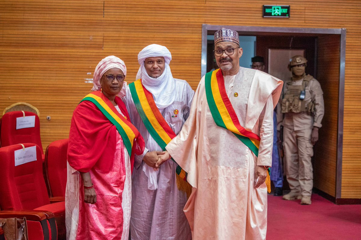 attayagabdallah's tweet photo. L'#Honorable #Attay #Ag #Abdallah a pris part à la #séance #plénière de #clôture de la #session %ordinaire d'avril du #CNT . Le CNT a adopté plusieurs lois majeures, notamment sur la création des médias #confédéraux de l'#AES (Tafouk TV et Daandè Liptako) https://t.co/zDsOVOmZuC