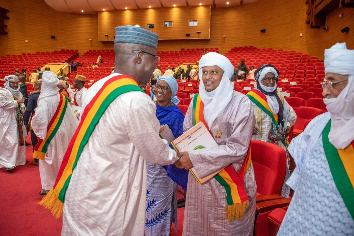 attayagabdallah's tweet photo. L'#Honorable #Attay #Ag #Abdallah a pris part à la #séance #plénière de #clôture de la #session %ordinaire d'avril du #CNT . Le CNT a adopté plusieurs lois majeures, notamment sur la création des médias #confédéraux de l'#AES (Tafouk TV et Daandè Liptako) https://t.co/zDsOVOmZuC