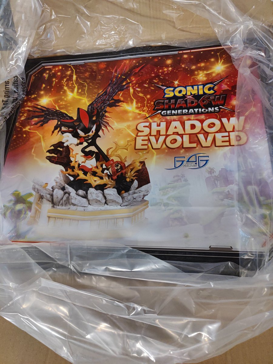 SunnyTILAGG's tweet photo. I'm so giddy right now. After waiting nearly 2 years, he's finally here... I'm shaking LOL
#First4Figures
#ShadowTheHedgehog
#sonicxshadowgenerations https://t.co/JwsAQMuExQ