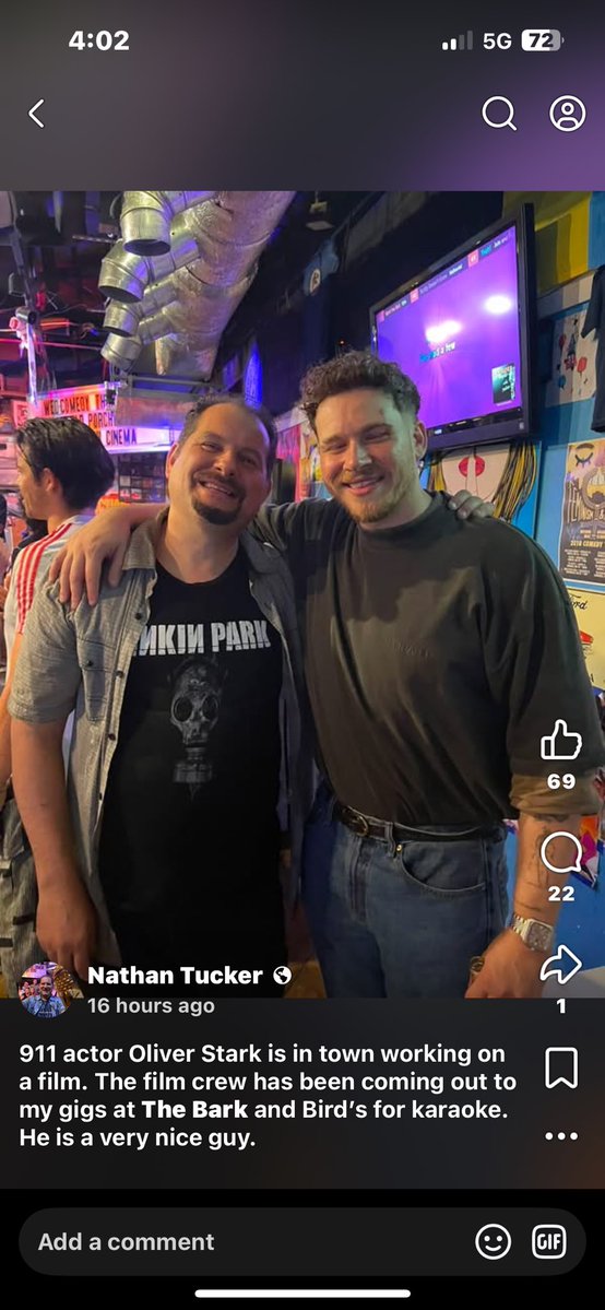 gracieslayss's tweet photo. oliver with a fan recently https://t.co/l3IlhDci0j
