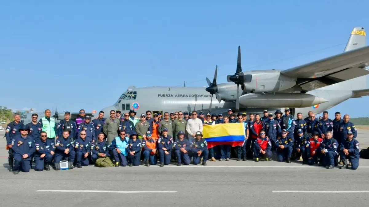 orasconhu's tweet photo. La ayuda en cifras de la hermandad andina: 
🇨🇴 Hospital de campaña, personal médico y equipo USAR @MinSaludCol  
 🇨🇱 35 mil vacunas y especialistas prehospitalarios @ministeriosalud  
🇪🇨 +38 toneladas de ayuda humanitaria @Salud_Ec 
🇵🇪 Puente aéreo con +14 tn de insumos @Minsa_Peru 🇧🇴 Equipos de búsqueda y rescate, medicamentos y ayuda humanitaria @SaludDeportesBo 🧵