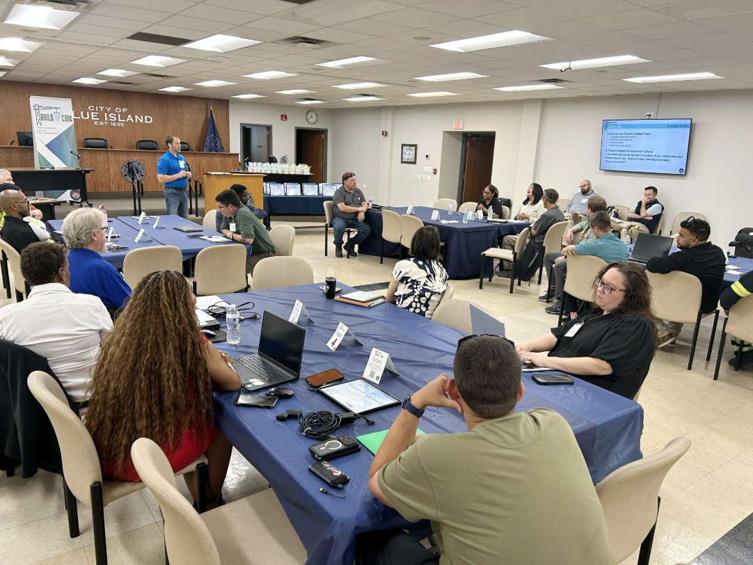 cookcountygov's tweet photo. Build Up Cook celebrated the completion of its Asset Management Planning Cohort.

Working alongside the Great Lakes Community Action Partnership &amp; other technical assistance providers, the program helped 11 municipalities strengthen their asset management plans, equipping them... https://t.co/dSqyVyNG2Y
