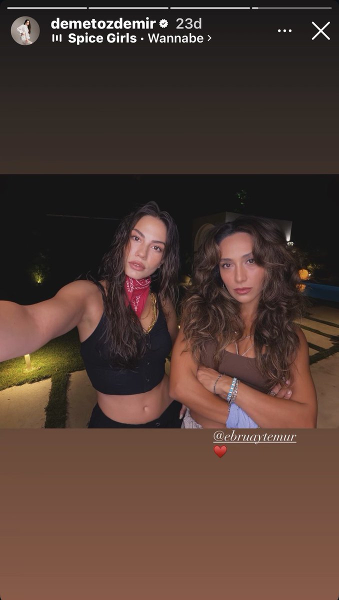 DemetOzdmrMedia's tweet photo. 🆕 | #demetözdemir Instagram hesabında oyuncu arkadaşı Ebru Aytemur ile yeni bir kare paylaştı

📸 | @/demetozdemir • IG story https://t.co/7S86Ua4bud