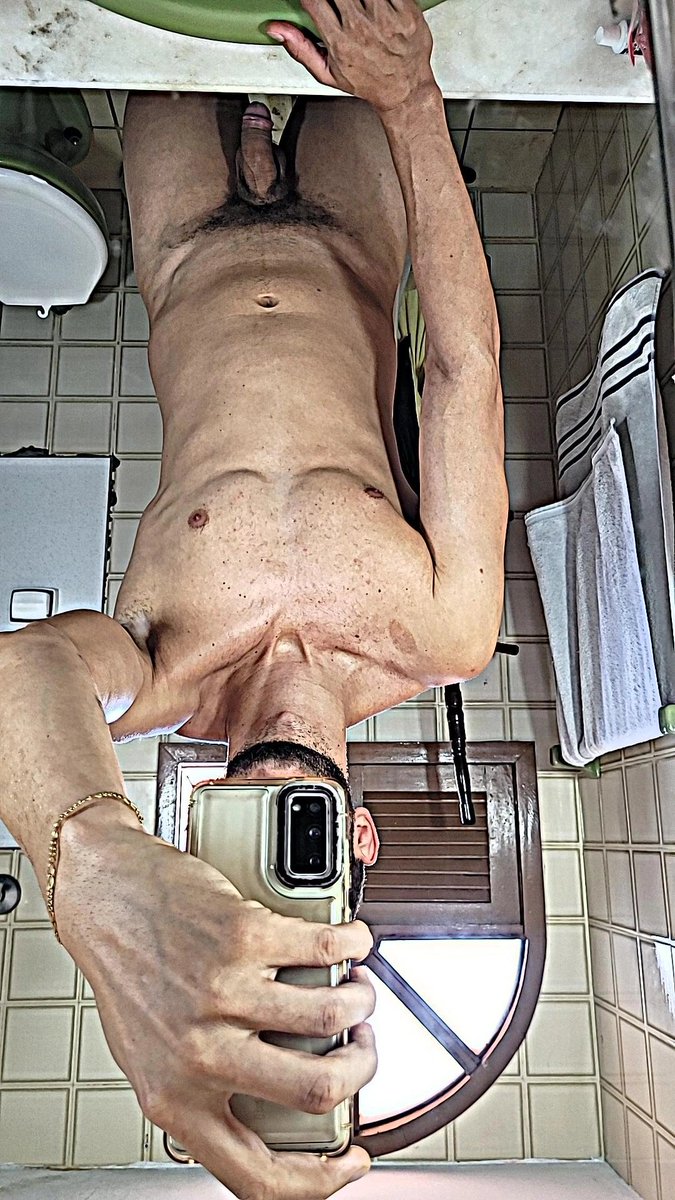 Brunoferrey800's tweet photo. Vamos tomar um banho depois do treino 🥵🤤
#sex #pelado https://t.co/3YzrrnwN9i