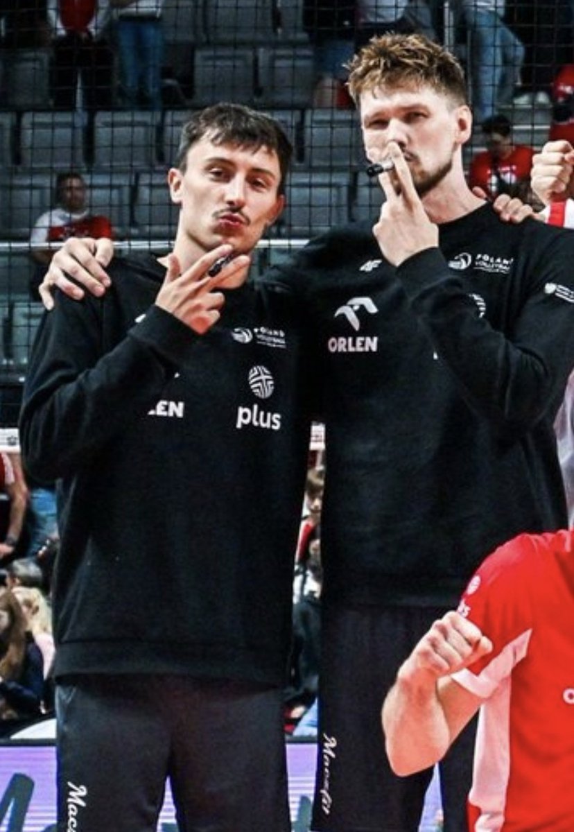 Jakub110Jakub's tweet photo. Ikony. 😏😎

Screen: Polska Siatkówka 
#gangłysego https://t.co/f0CAkZUyxE