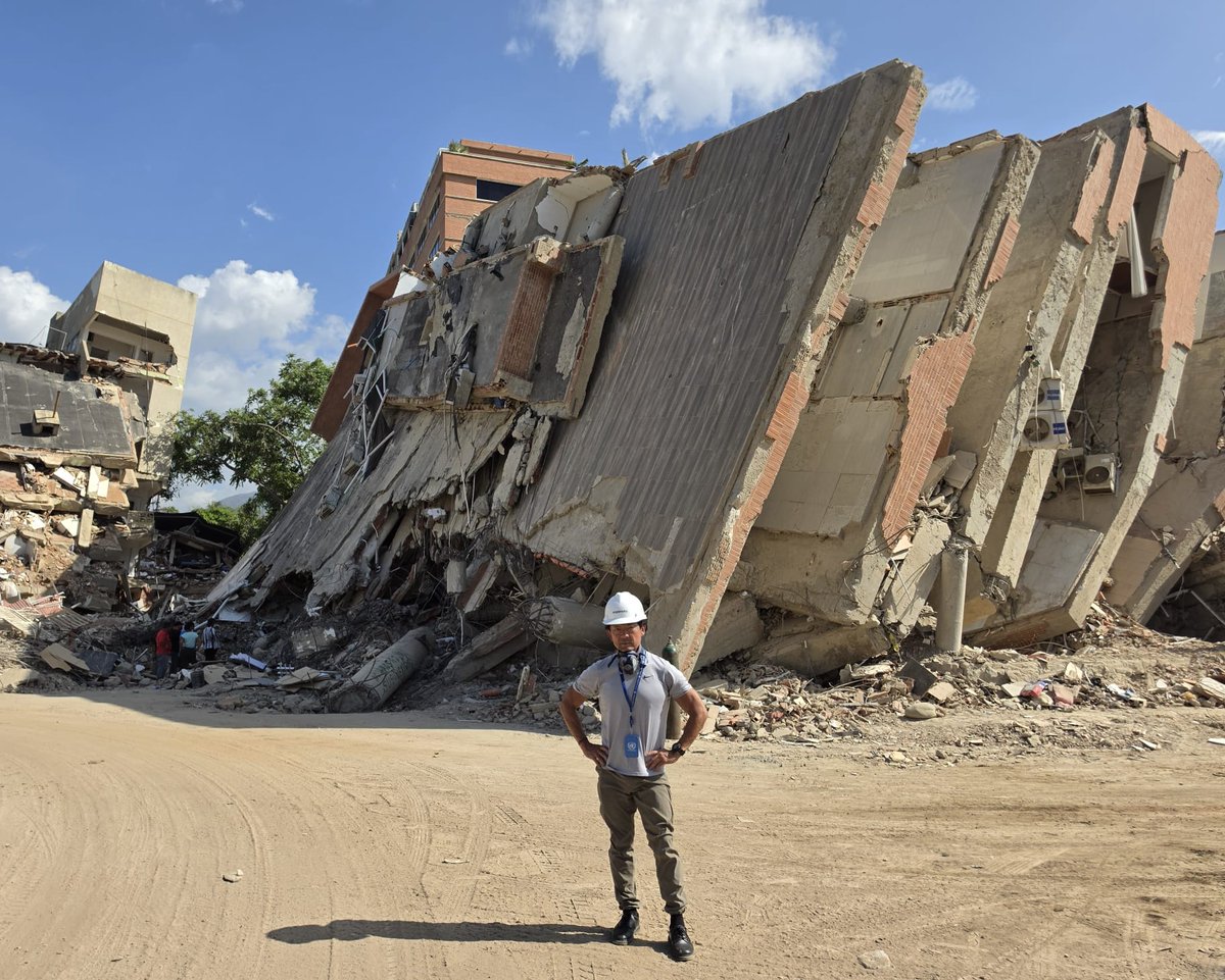 KitMiyamoto's tweet photo. Sharing a few notes from my first day of earthquake reconnaissance in Venezuela on Monday. Many families asked us to inspect their homes.
Read my journal: https://t.co/TZYXo3OokB https://t.co/a1C754rQag