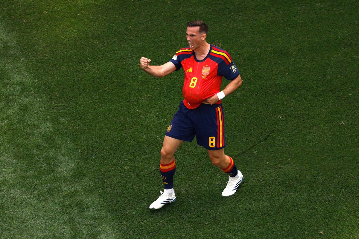ActuFoot_'s tweet photo. 🚨 DINGUE ! FABIÁN RUIZ 🇪🇸 N'A JAMAIS PERDU EN 48 SÉLECTIONS AVEC L'ESPAGNE !!! 🤯

✅ 33 victoires
🤝 15 nuls

📊 @Statsdufoot https://t.co/W49kmOnQHI