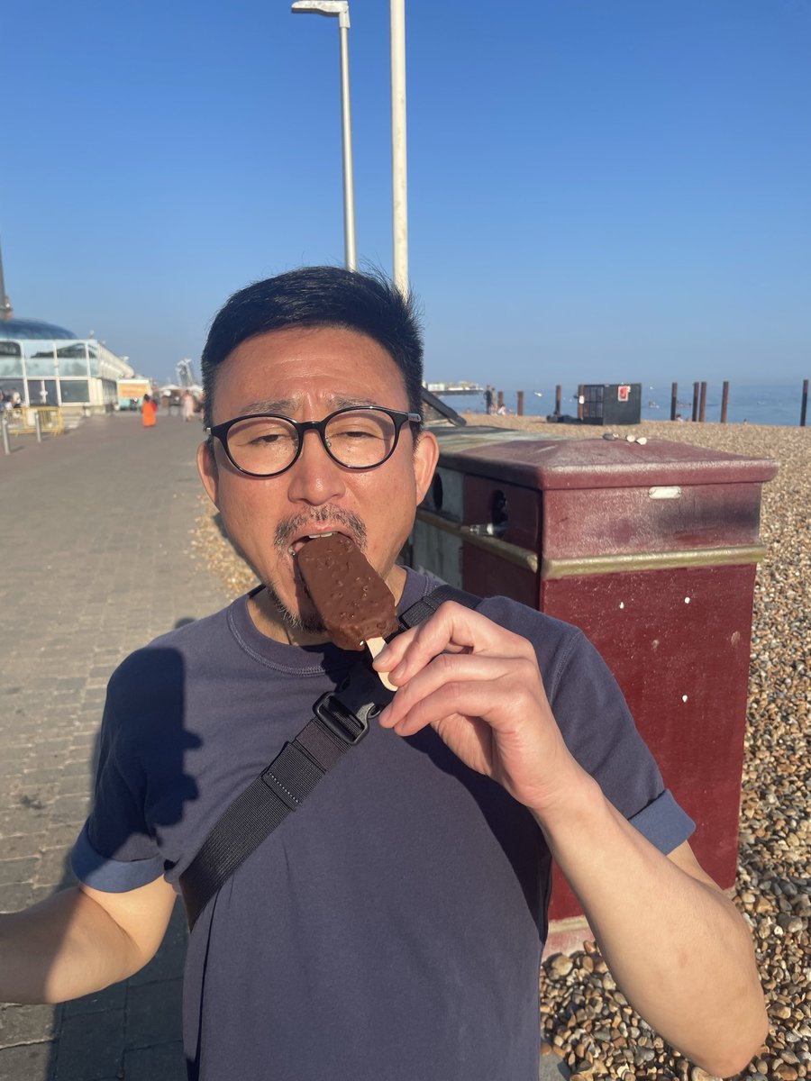 yoshi17344817's tweet photo. 暑かった🫠
フィッシュ&amp;チップス食べてアイス食べて泳いだ〜😋🍦🤗
#brighton https://t.co/PVzH7k3LMZ