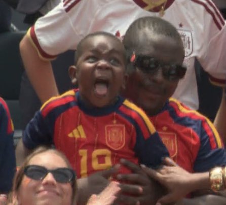 BarcaInsight_ID's tweet photo. 😝😝😝 https://t.co/gOCf80S8oY
