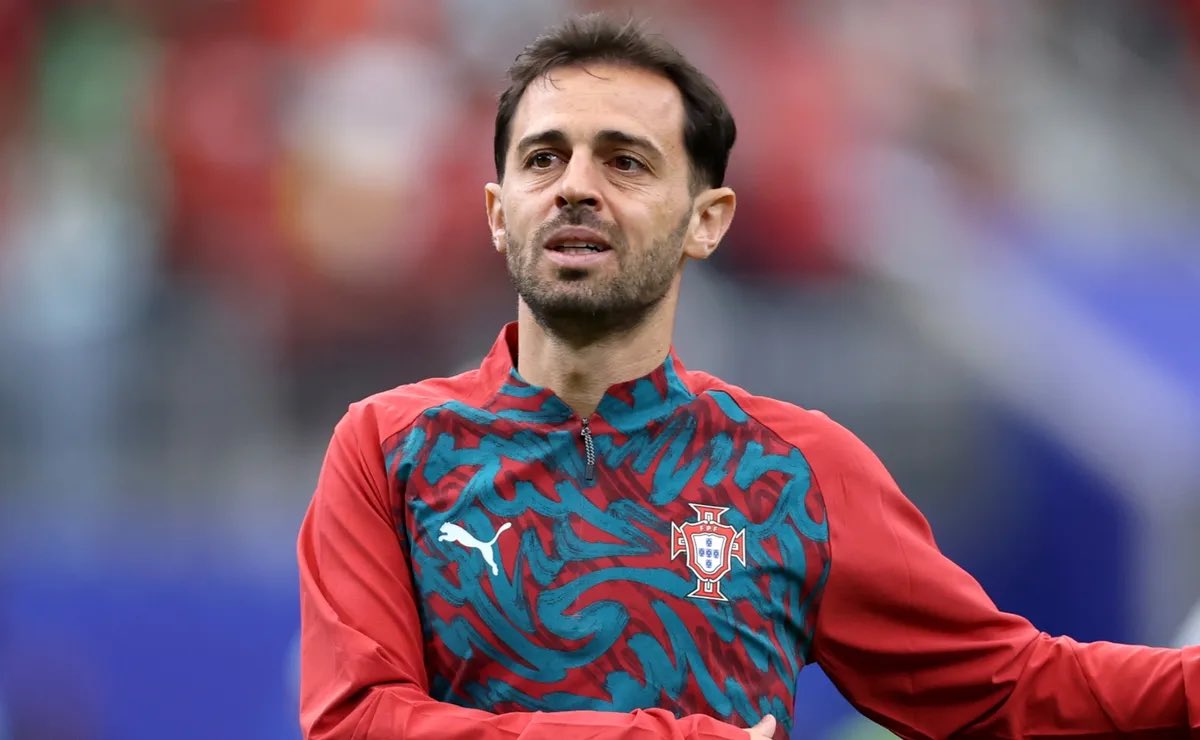 mbafraaude's tweet photo. Por qué Bernardo Silva con 32 años sí lo fichamos pero Rodri con 29 lo descartamos?

A mi no me ilusionaba ninguno extremadamente, pero joder si hay que elegir a Rodri le queda mucho más fútbol… https://t.co/vS78UG1VAm