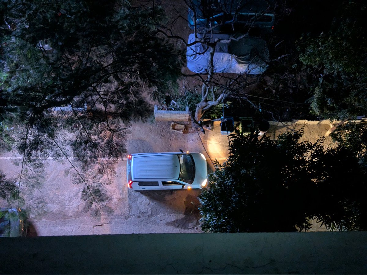 Dimple_Khilwani's tweet photo. Hey @Uber, your driver abused me after I requested to drive slower because I was about to vomit. He said "F*** you," then waited outside my apartment for 40 mins, honking. At 1:30 AM, there was no live customer support. Thankfully I wasn't alone. This is a serious safety issue. https://t.co/ezv4WmVi5l