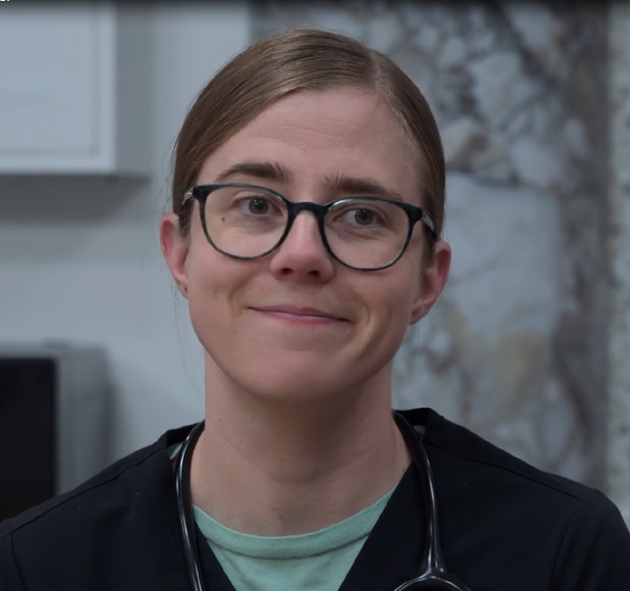 rowyndodendron's tweet photo. The 2x13 breakroom scene between Mel and Langdon kills me every time. She believes in him SO much and is trying SO hard to get through to him/make him feel better and he's...NOT feeling it. 

The smash-cut from her hopeful positive look and his: 1000 yard stare, I'm WEEPING: https://t.co/JPOfqqb7ee