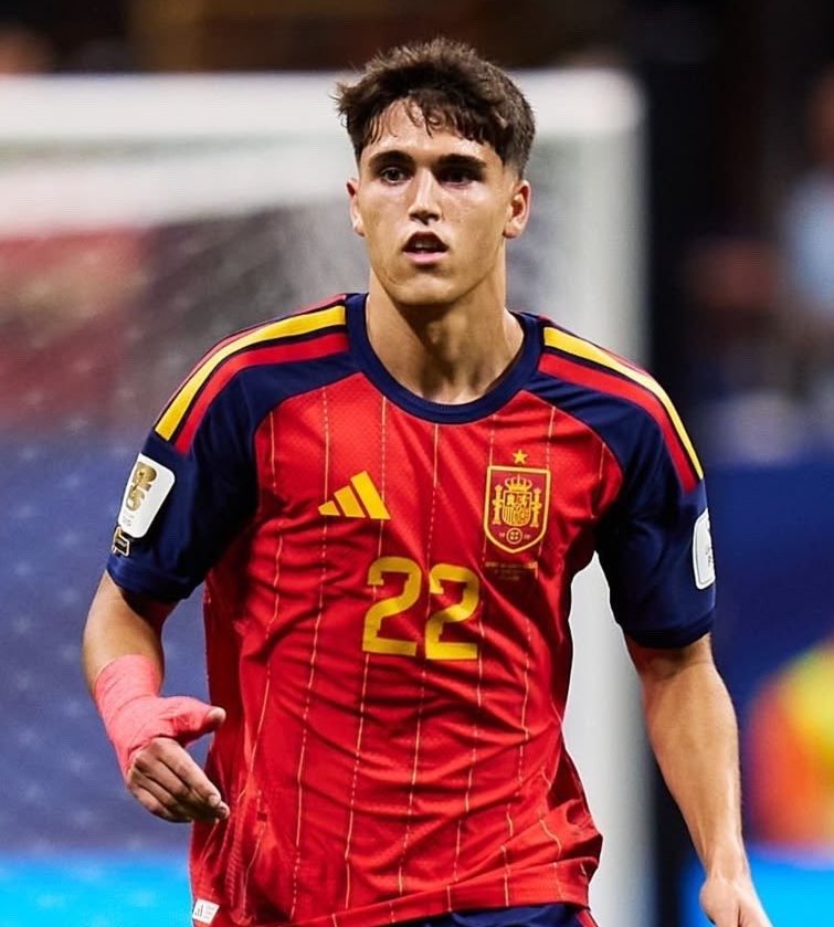 WinnaFC's tweet photo. 🚨| Zlatan Ibrahimovic on Pau Cubarsi:

🎙️| Pau Cubarsí was my Player of the Match. He defended like a monster, created the winner for Spain, and he's only 19.🫡 https://t.co/xrQwQGCML2