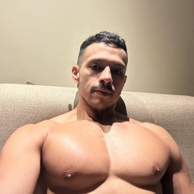 ChestsBig's tweet photo. https://t.co/hxa3L3ezRM