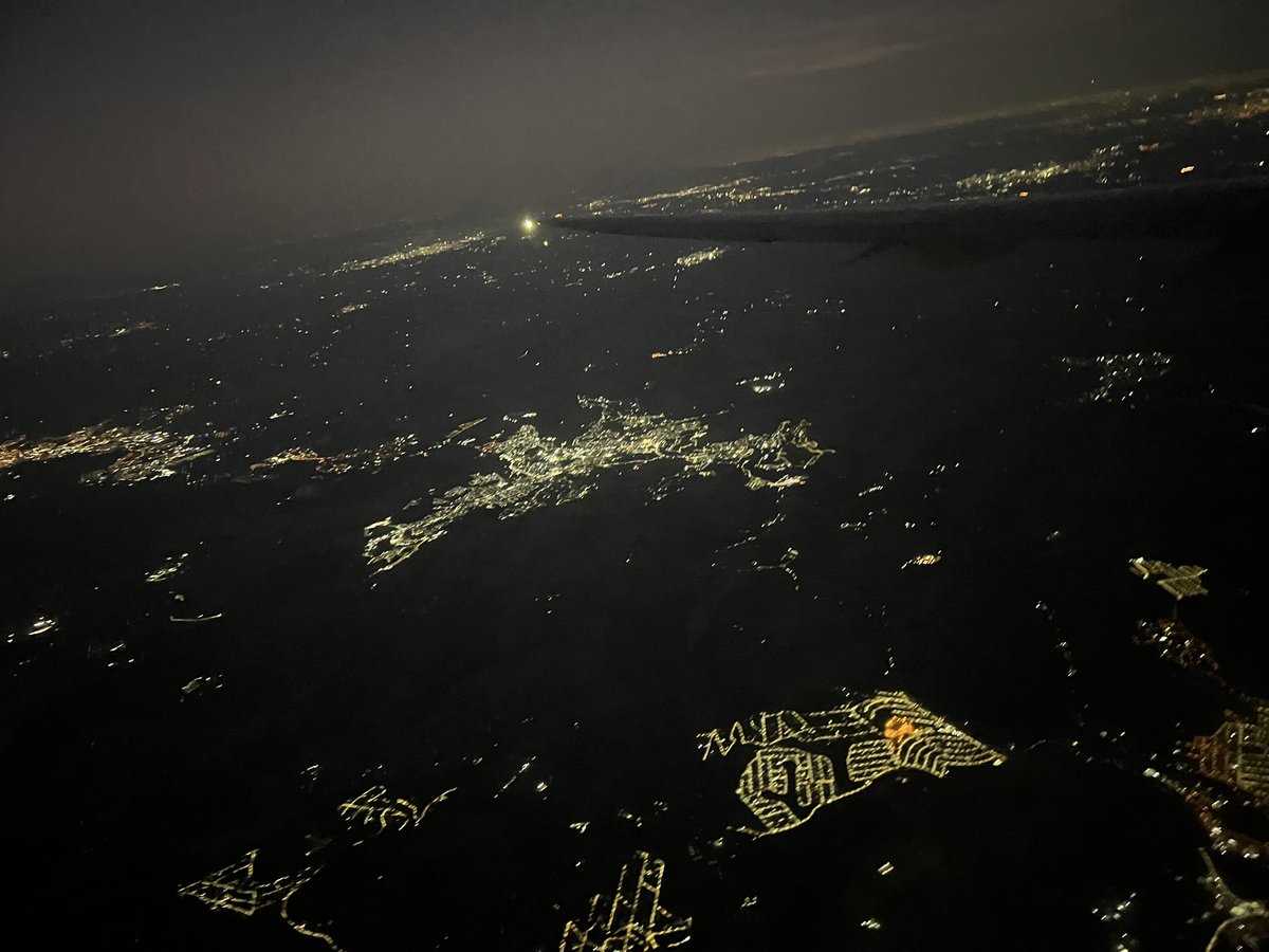 efaj_'s tweet photo. Eu sou apaixonado nas luzes da cidade, é de muito tempo minha vista favorita. https://t.co/5zOtUHmqNP