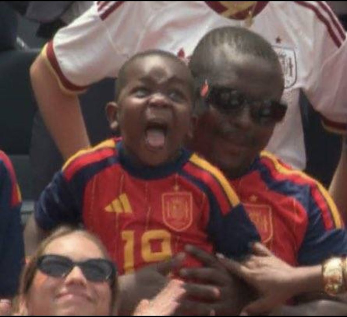 AnabellaMarvy's tweet photo. Lamine Yamal’s brother is a walking meme 😭😭 https://t.co/dBDJQIvpiH