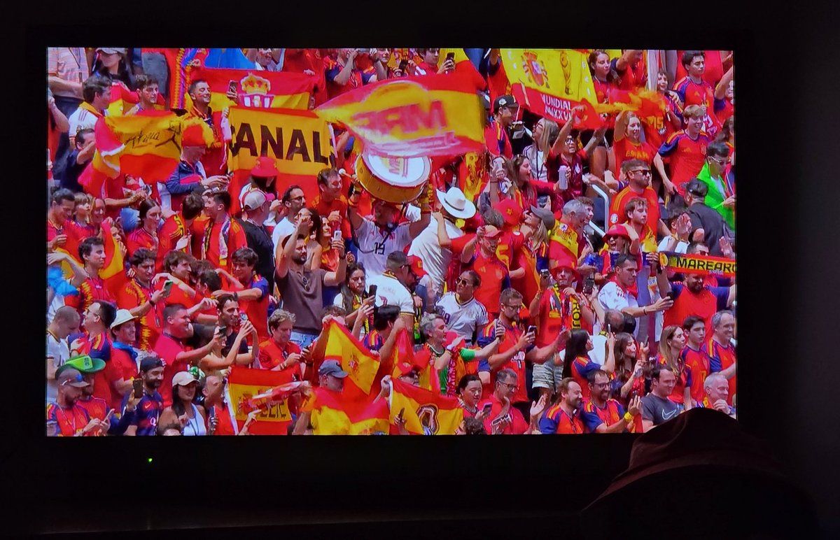 vavaleelee00's tweet photo. World Cup update.... Spain are through... They really stuck it up Belg-bum!  2 - bum (1) victory.... as you were...😎 #worldcup #Spain #belgium #football https://t.co/7GwVlv3Npc