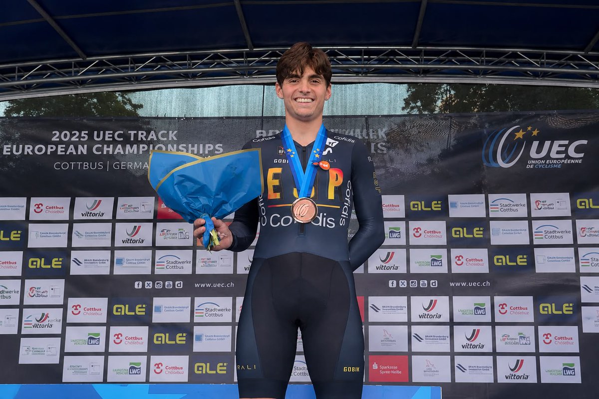 ProyectoFER's tweet photo. ¡¡Éxito mayúsculo para Asier Fortea en el Europeo junior de #CiclismoPista 👏💪!! 

Asier (Beniparrell, 17 años) ha logrado un sensacional bronce🥉en el ómnium, una de las pruebas más importantes de todas las que se disputan en un velódromo ¡¡Es un grandísimo resultado 🔝🔥!! https://t.co/bLSvzkhn7B