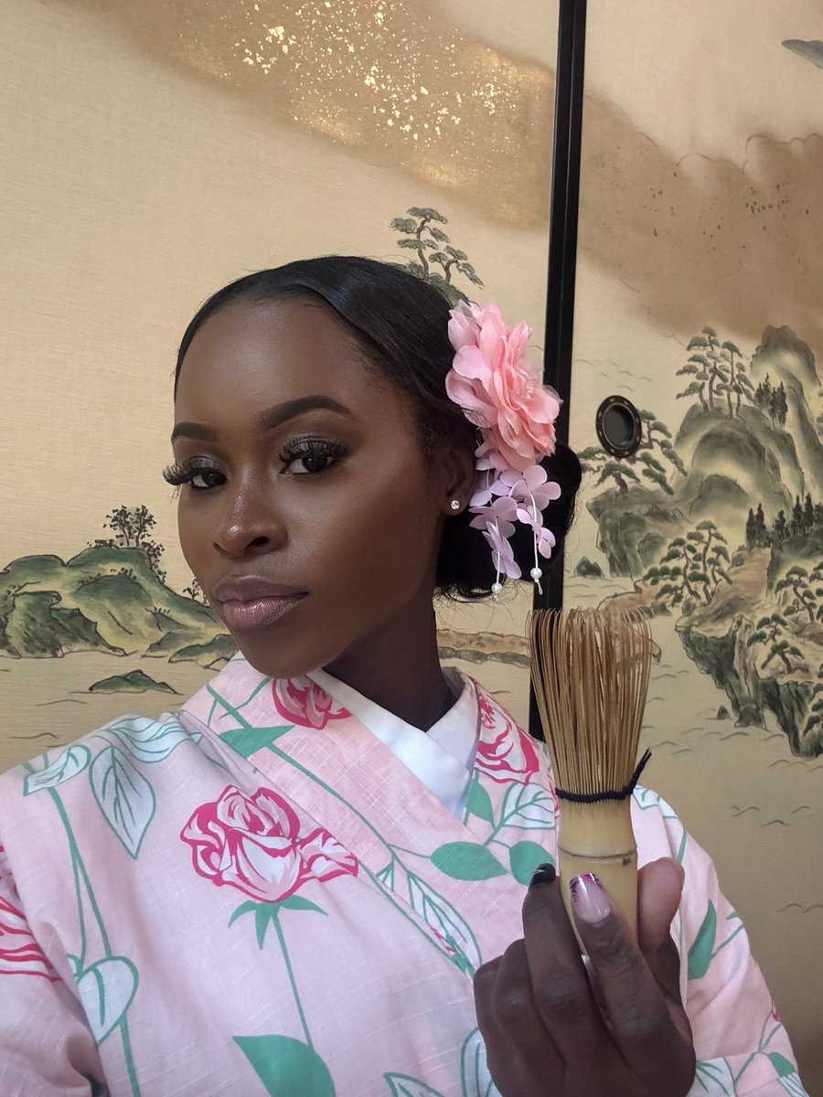 _xaivat's tweet photo. Pretty in every continent 🥢. https://t.co/oggC9x55GH