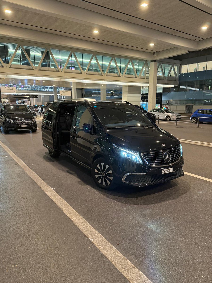 GetshuttleZh's tweet photo. Business travel in Switzerland requires precision.
https://t.co/wtkFqboItl offers private transfers from/to Zürich Airport, fixed prices and full control.
One team. One vehicle. Zero delays.

💥Book online at https://t.co/wtkFqboItl
✨️Use promo code HELLOCH and get 10% OFF on all round-trip bookings.

#ExecutiveTravel #CorporateTravel #PrivateCarServices #DriverServices #ZurichAirport #SwissQuality