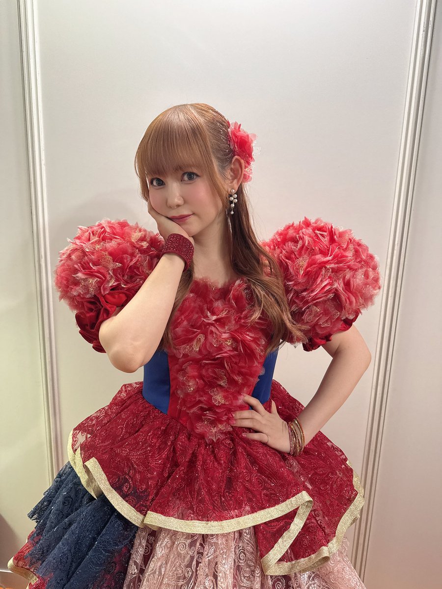 shoko55mmts's tweet photo. 痩せてきてようやく作画が戻ってきた、、！

死ぬんじゃねーぞ！は
フランス語で
ヌ・ムレ・パ！

通じてびっくり🫢
トゥットゥルー！もみんなやってくれました
フランス🇫🇷最高！

フランスで大好きなアニソンを歌える人生
夢みたいだありがとう https://t.co/h16lpFyLs4