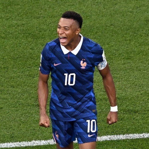 NoodleHairCR7's tweet photo. 🚨 De La Funete on facing France:

"This should have been the World Cup final but we all know why we are on the same side of the bracket." https://t.co/M6x1FVu7GV