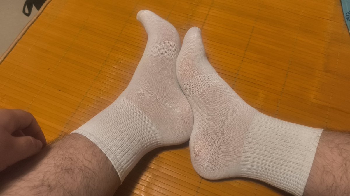FishKing12138's tweet photo. 这白袜有点透呀 https://t.co/BKqVadeTWl