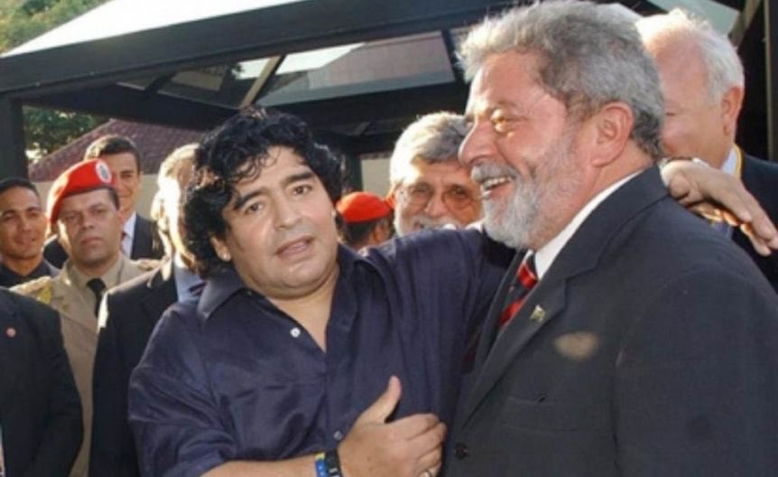 JohanMV's tweet photo. Toda la vida el fútbol fue una expresión de resistencia y de expresión popular.

Los que quieran desligar a este deporte de la política, es mejor que se vayan a ver balonmano que no le importa a nadie. https://t.co/VVBpXqFaNf