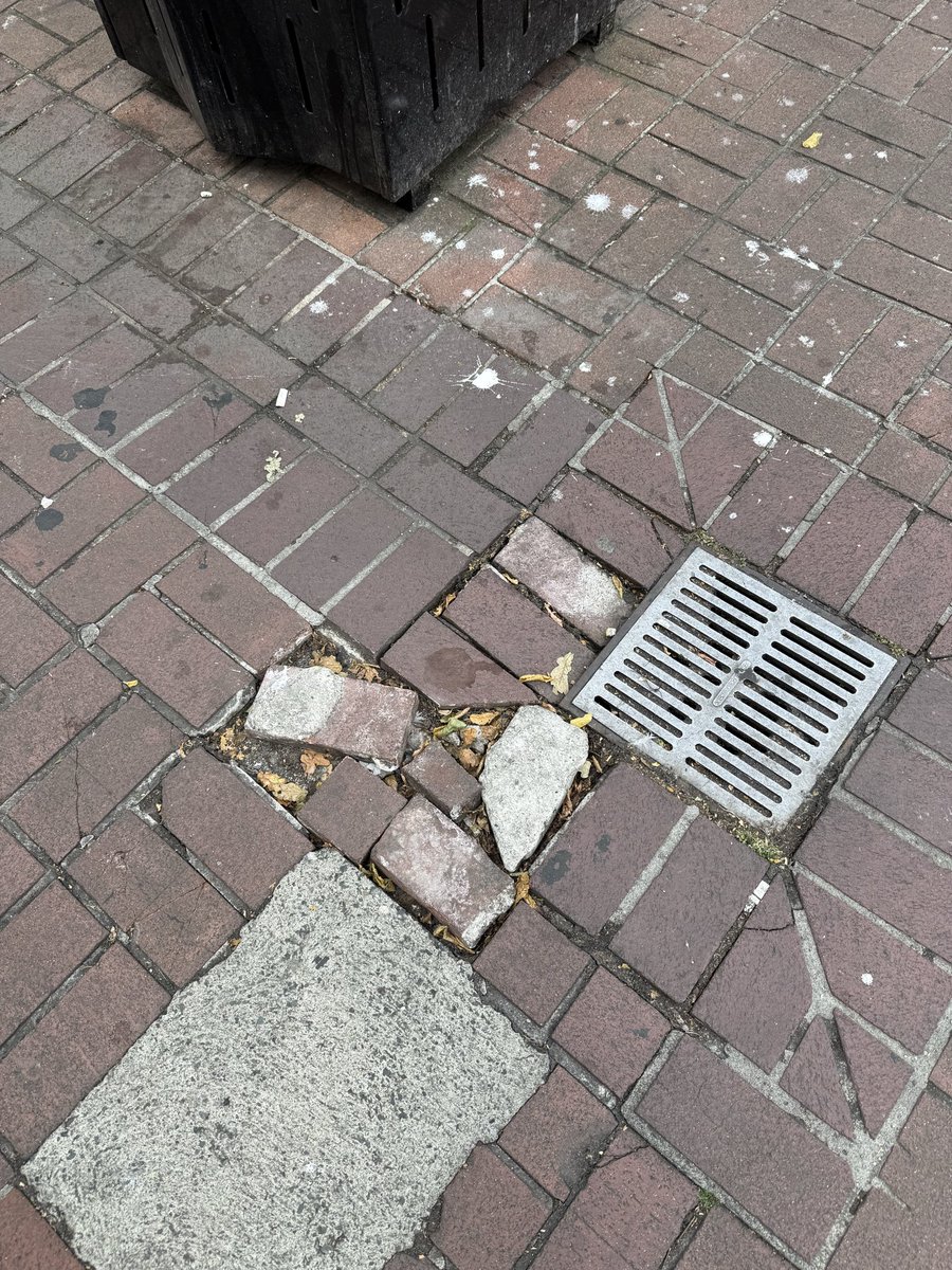 wdbowkett's tweet photo. The persistent and ongoing neglect of Downtown by @CityOfVictoria is a shame. For years we’ve been asking for regular power washing during the summer to keep the heart of our city look respectable (& stink less in the heat).  We have legions of staff working in the City. Let’s get them out behind desks!