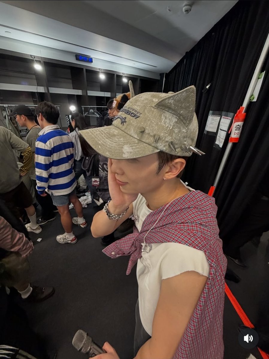 Chante_JB's tweet photo. @_BTSMoments Stay fit, hot stuff ! https://t.co/CFNQIU0eRG