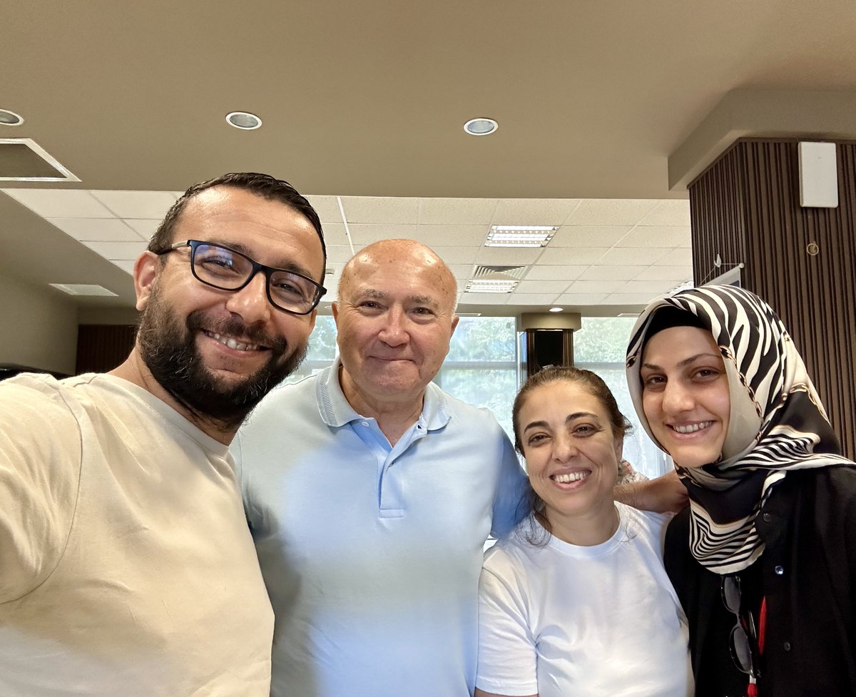 sukruhatun's tweet photo. Tip 1 diyabetli çocuk annelerini, dünyalarını, dayanışmalarını ve Sağlık Bakanından isteklerini yazdım. @drmemisoglu 

https://t.co/DVYxSvmKcY https://t.co/yAOskPDdDB