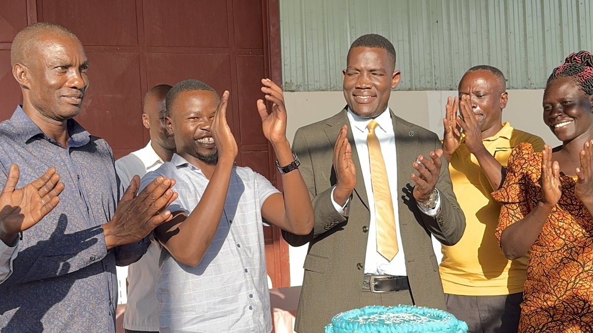 emmahbwayo's tweet photo. I joined the staff of the Presidential Skilling Hub–Bugisu at Lukhonje to bid farewell to the outgoing Centre Manager, Philip Woniala, who has been transferred to the Presidential Skilling Hub in Bukedi. @pisgbc @IndustrialHubs @Wabwire1 https://t.co/A75Lr6D71C