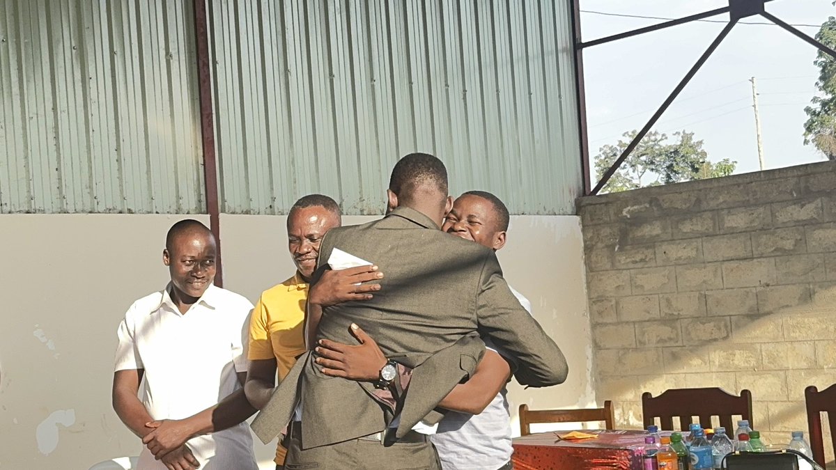 emmahbwayo's tweet photo. I joined the staff of the Presidential Skilling Hub–Bugisu at Lukhonje to bid farewell to the outgoing Centre Manager, Philip Woniala, who has been transferred to the Presidential Skilling Hub in Bukedi. @pisgbc @IndustrialHubs @Wabwire1 https://t.co/A75Lr6D71C