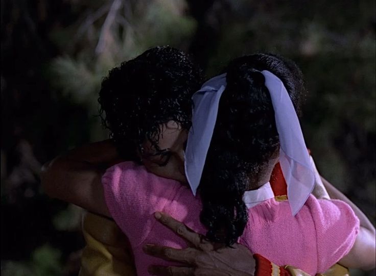rockwithkami's tweet photo. @mjvampirism YesSs correct answer well done u get a free hug ^^ lol https://t.co/tzh9EioTvt