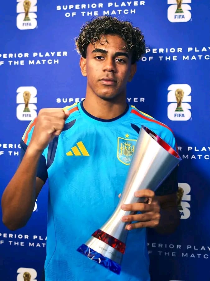KalubaBene2003's tweet photo. 🚨 OFFICIEL : Lamine Yamal élu MVP du match Espagne 🇪🇸 🆚 Belgique 🇧🇪 après une nouvelle prestation exceptionnelle. ⭐ https://t.co/59CgQWjwvy