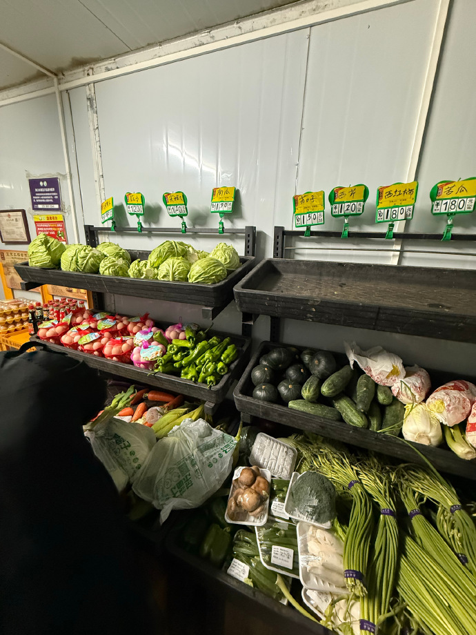 chrikchrak's tweet photo. Fresh local veggies u0026 premium eggs restocked at the neighborhood market today! Stock up for your healthy week meals , https://t.co/KZTm3yZS22