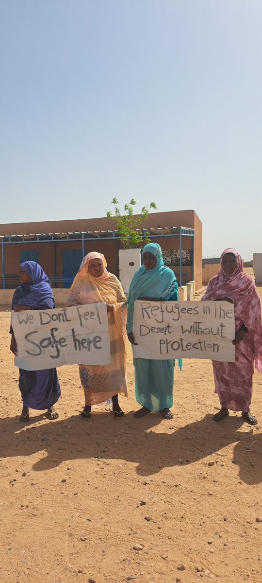 refugeesniger's tweet photo. Refugees at the #Agadez Humanitarian Center continue to peacefully protest in front of the UNHCR office in the center. Despite the violations and neglect from UNHCR the @Refugees have not received their shadow and continue the peaceful protest.
@JFCrisp @UNHumanRights @UNICEF https://t.co/B8eAOnfWWT