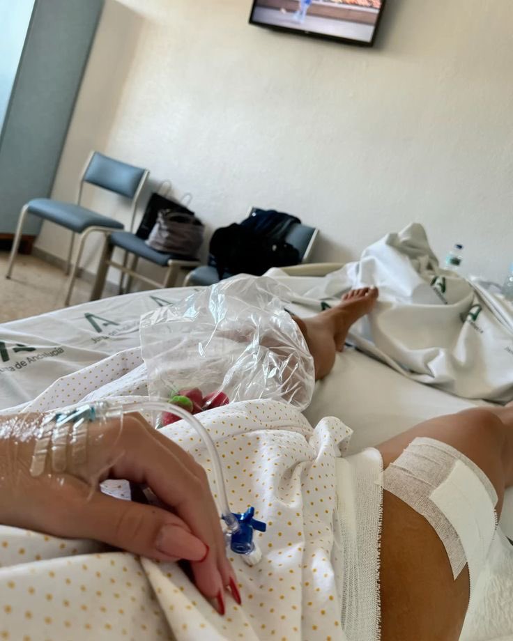 thugnightx's tweet photo. In hospital proof https://t.co/YBa4whL8Ki