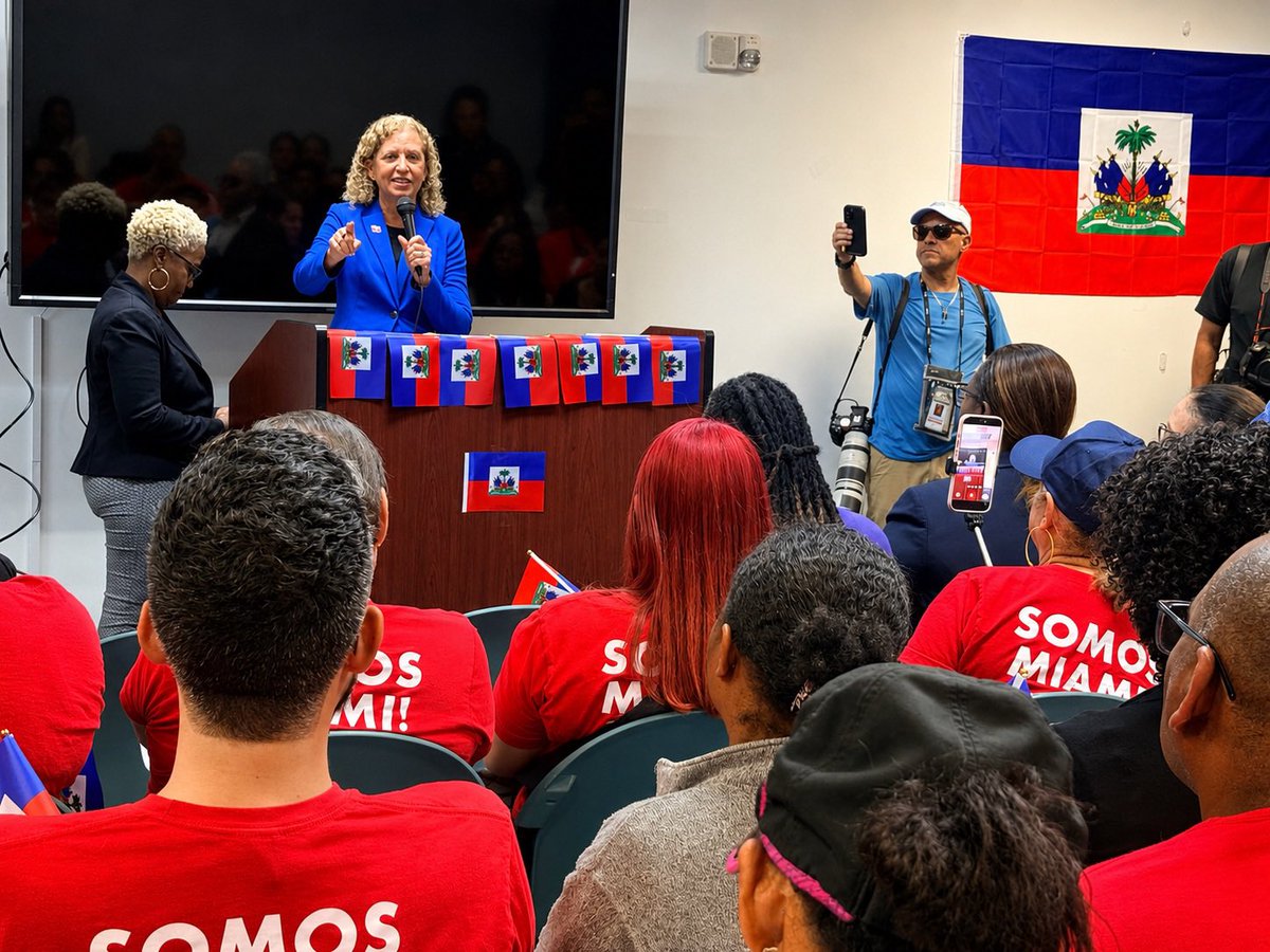 Debbie Wasserman Schultz tweet media