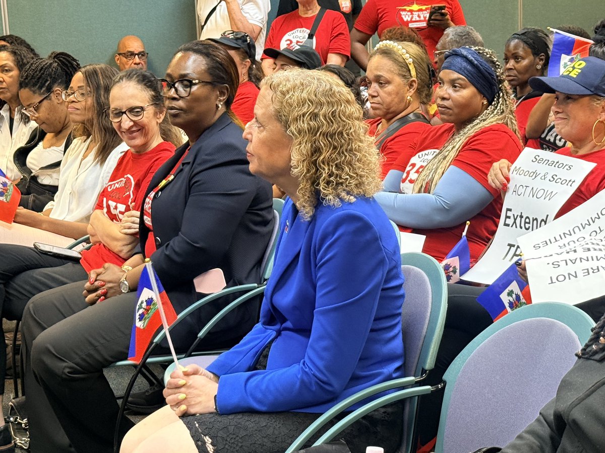Debbie Wasserman Schultz tweet media