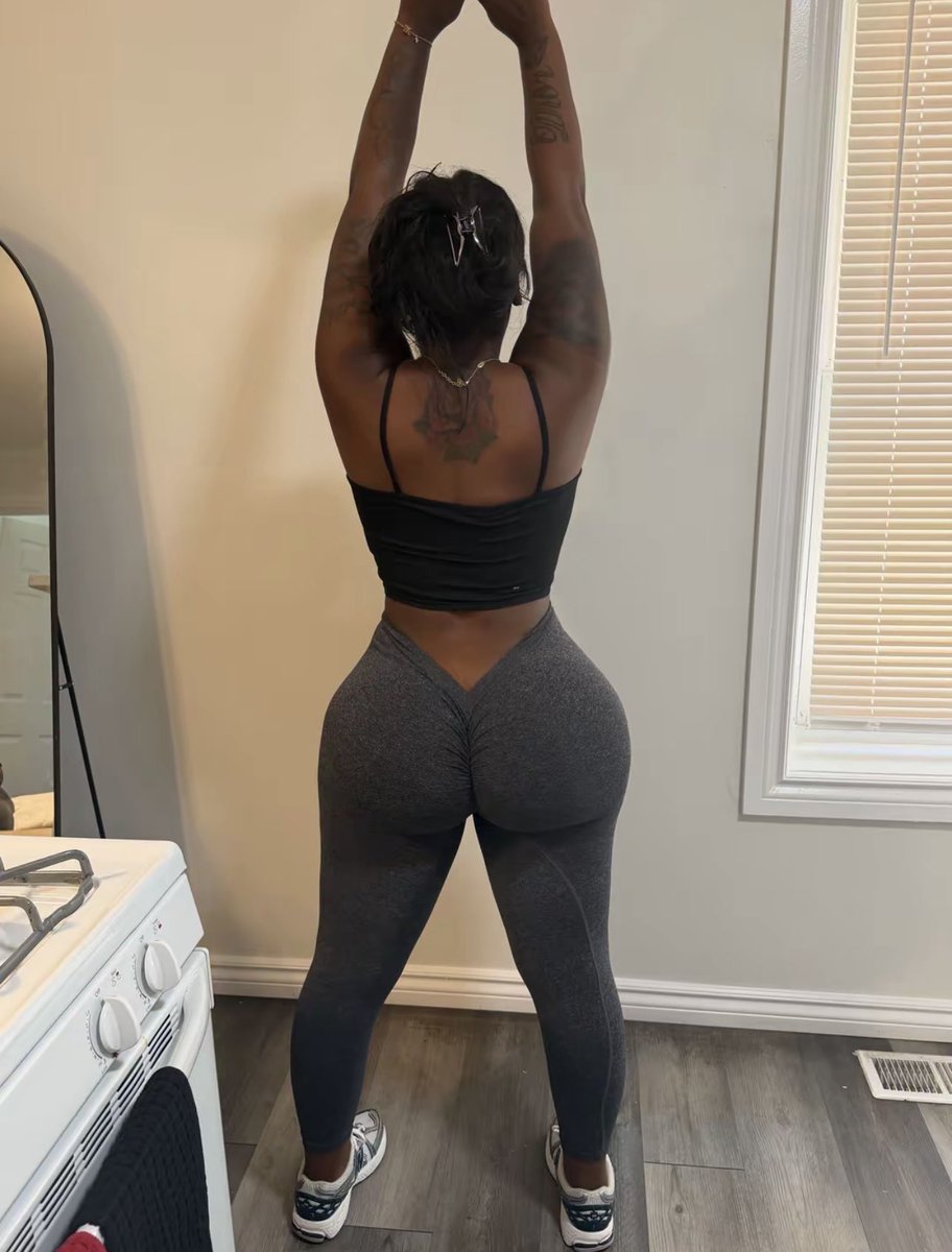Its_Poeticnini's tweet photo. GOOD AFTERNOON YALL💕
#Thickness #Sugardady #Trucking #MoneyMindset https://t.co/K7Zh2A8UB8