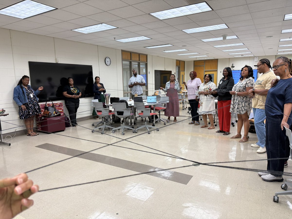 APS_CandI's tweet photo. The #APSCANDI team is excited to welcome our newest members! 🎉 Together, we’ll continue providing high-quality support for teachers and students. Here’s to a great year! #TheWinningTeam @apsupdate https://t.co/B0KCQ34WC4