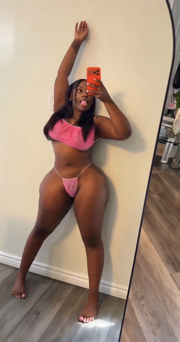 Its_Poeticnini's tweet photo. #Trucking #sugardady #MoneyMindset 
Who love thick woman❤️ https://t.co/YmxJ6dYjN1