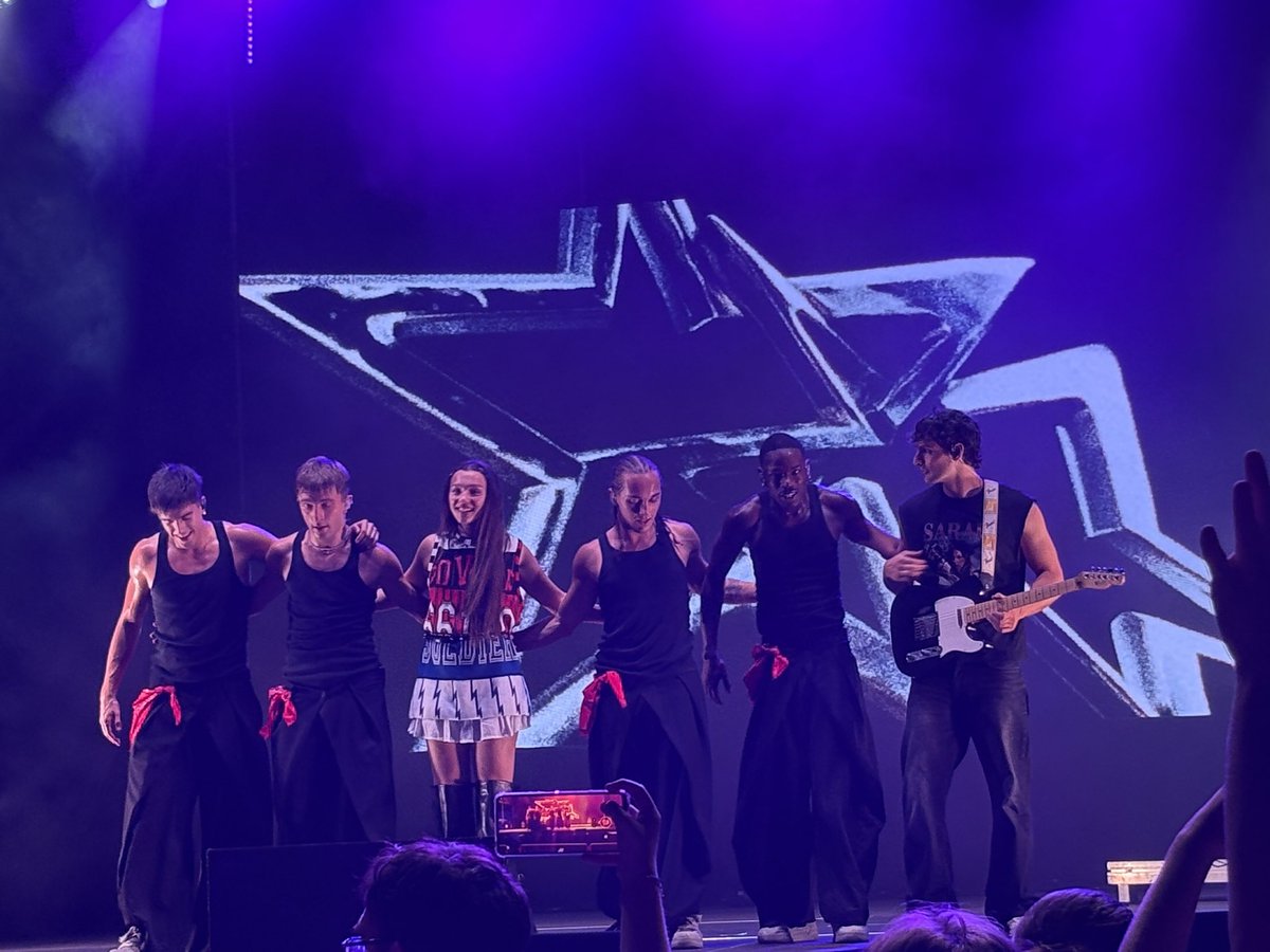 melodramaupas's tweet photo. stasera ho visto la diva sarah toscano ✨✨✨ https://t.co/AApEY0KzOw
