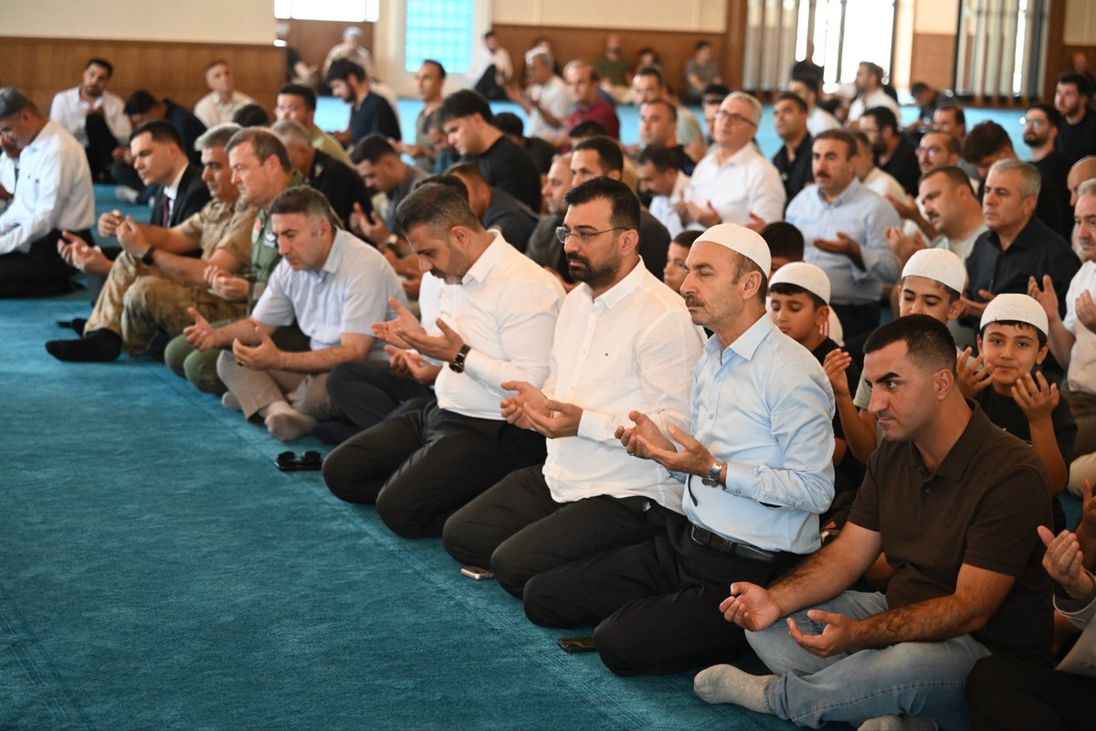 tuzunbey's tweet photo. 15 Temmuz Demokrasi ve Millî Birlik Günü kapsamında Necat Nasıroğlu Külliyesinde düzenlenen Mevlid-i Şerife il yönetimimizle birlikte katıldık.

 Şehitlerimizi ve vatan uğruna can veren tüm kahramanlarımızı rahmet, minnet ve dualarla andık.

Ruhları şad, mekânları cennet olsun . https://t.co/82LaKPj1V7